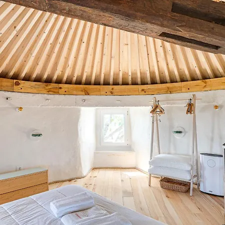 Chalet New! Windmill In The Midst Of Nature Mafra
